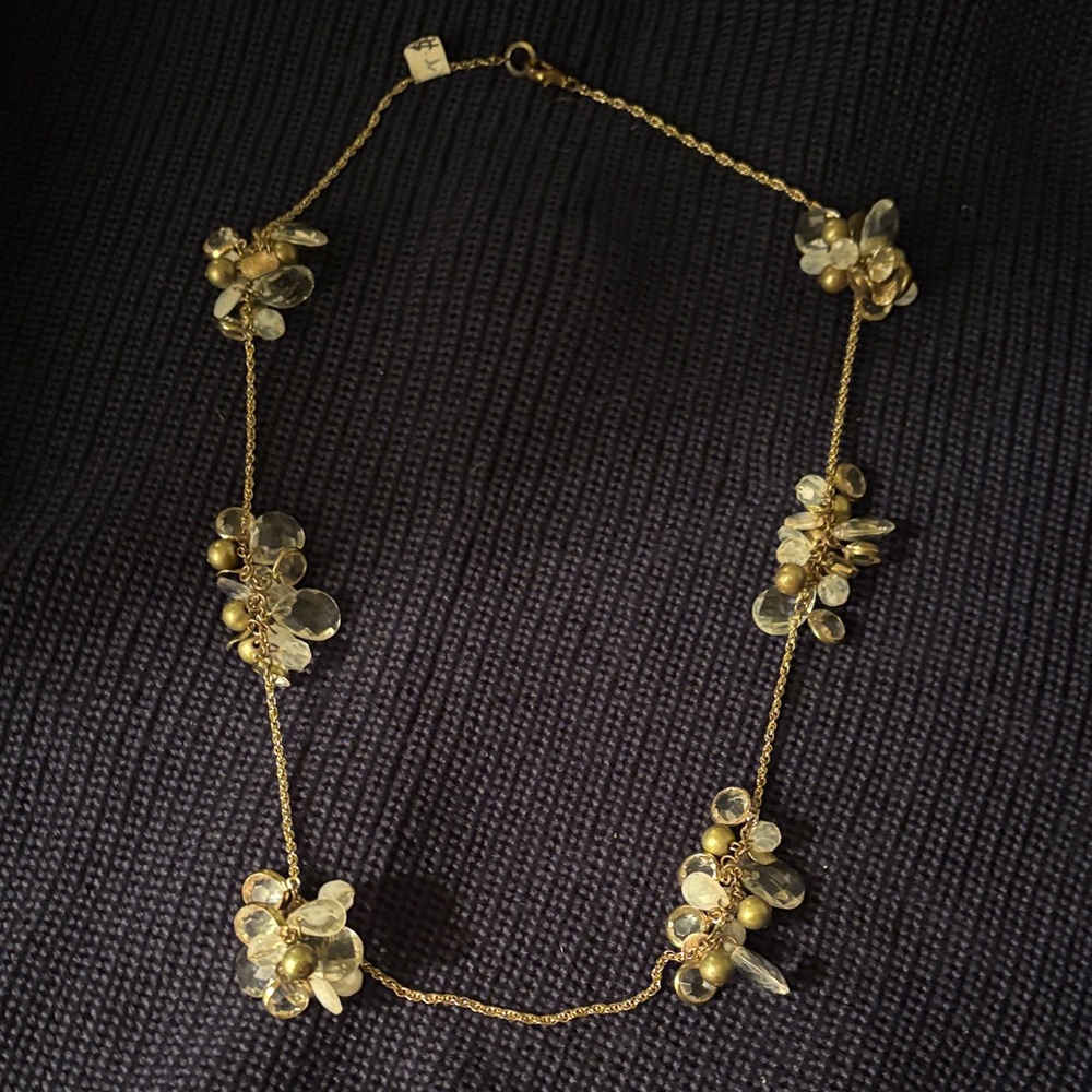 Elegant Gold Floral Necklace